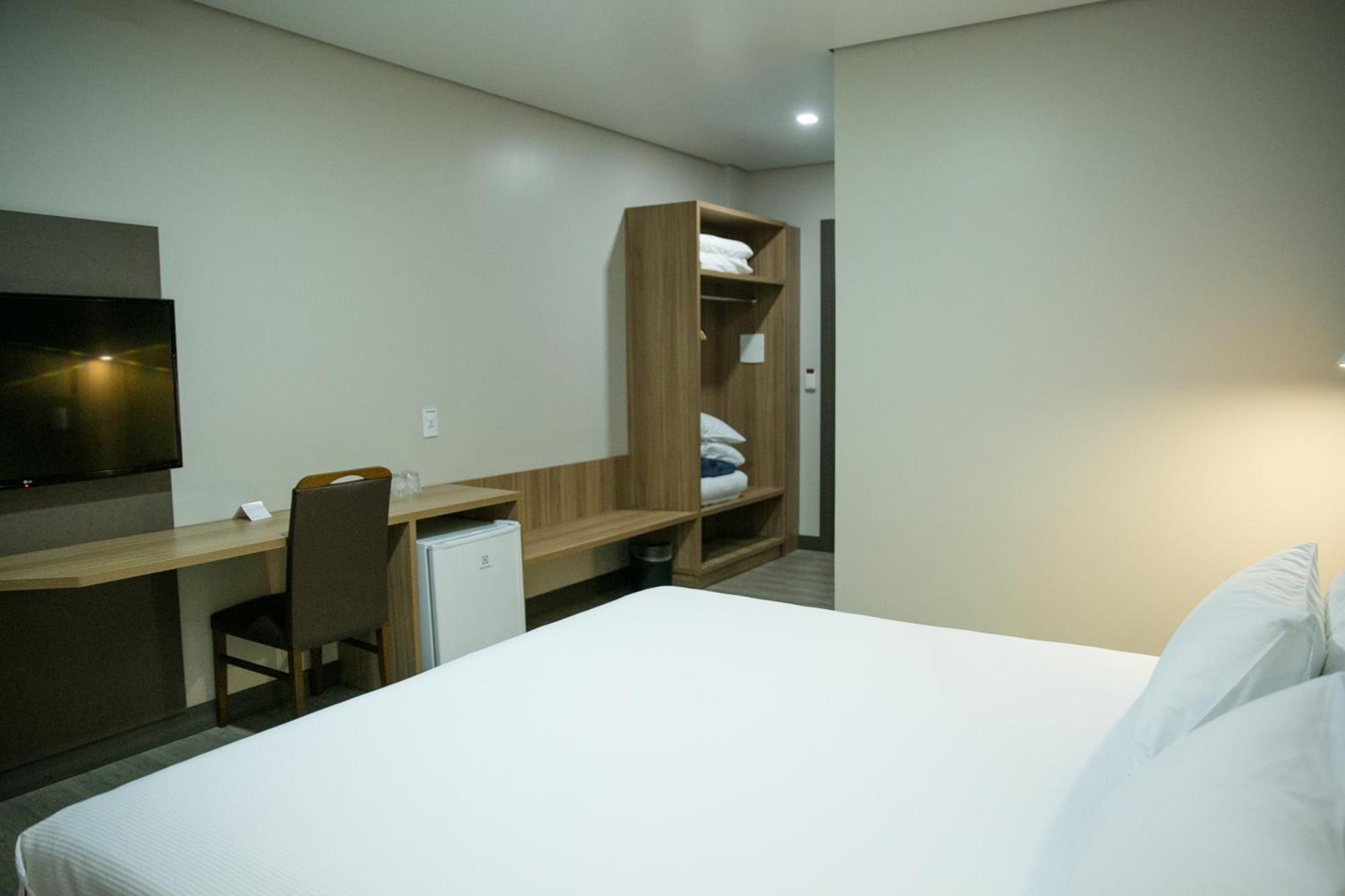 טולדו Bello Hotel מראה חיצוני תמונה